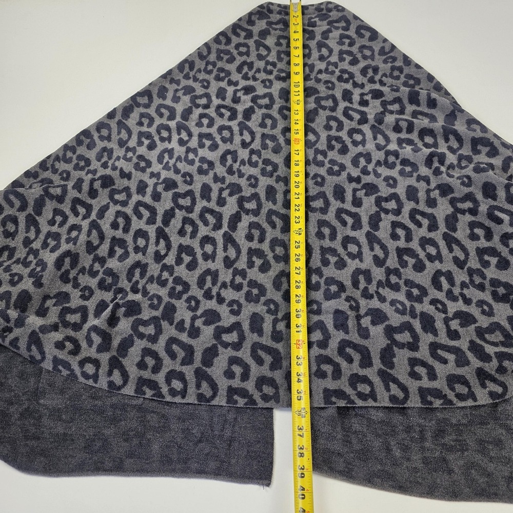 Barefoot Dreams Gray Leopard Print Open Cardigan - Picture 13 of 14